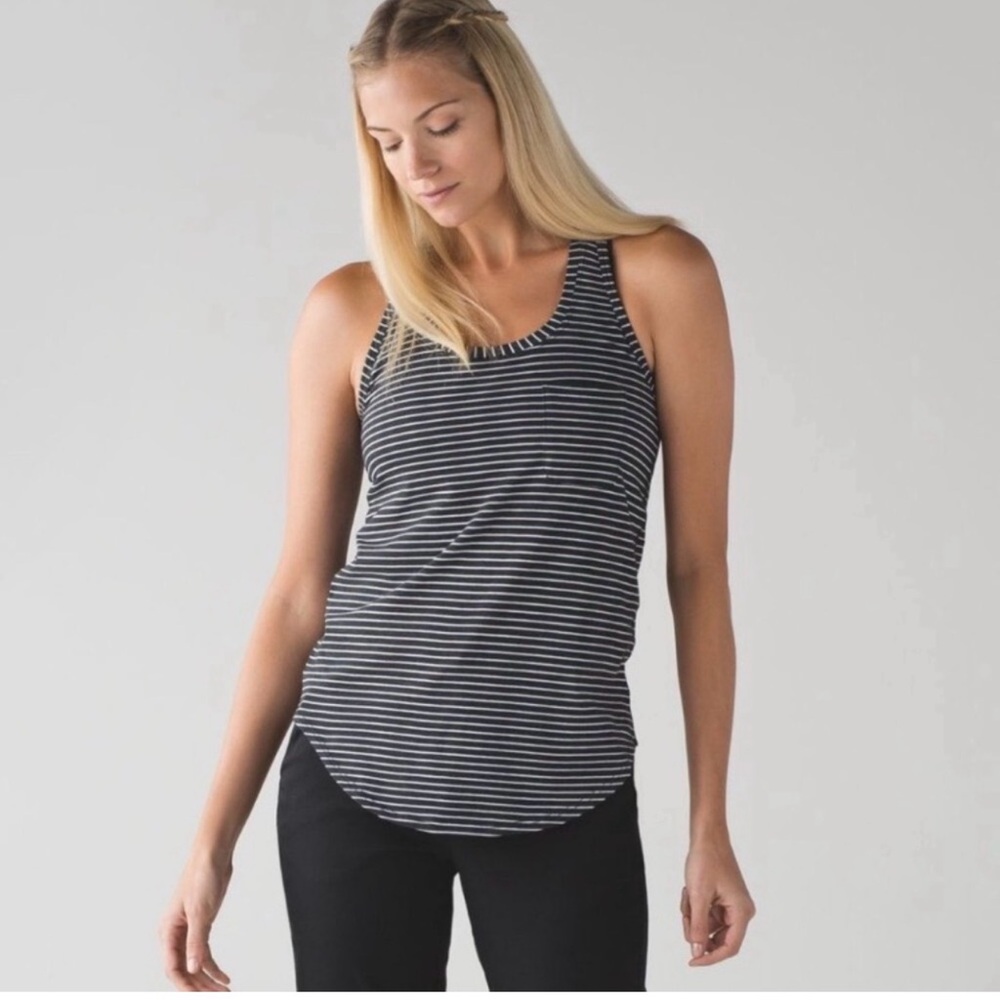 Lululemon Yogi Racer Back Pocket Sleeveless Tank Top gray White Striped 6‎